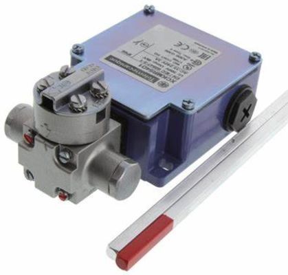 Telemecanique Sensors XCKMR54D1 LIMIT SWITCH 240VAC 10AMP XCK Stay PutCrossed Rods Lever 2 Direction