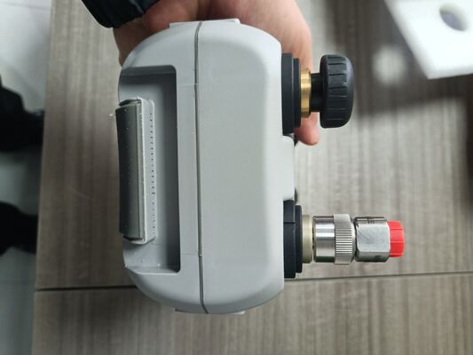 DPI611 Handheld Pressure Calibrator with Self-contained Pressure Generation and Signal Measurement