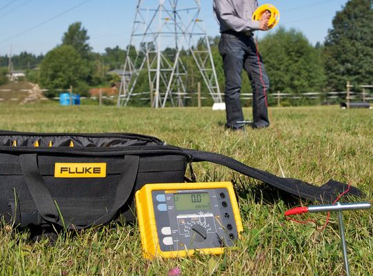 Fluke 1625-2 kit Earth Ground Tester Kit