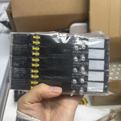 AVENTICS STOCK নিউম্যাটিক ভালভ 5/2-ডিরেকশনাল ভালভ ডাবল সোলেনয়েড সহ 850 লি/মিনিট এবং 24 V DC