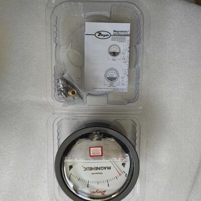Series-2000-Magnehelic Differential Pressure Gauge with No Power Needed IP67 and 1/4 Inch NPT Female Connection
