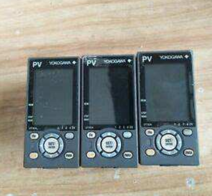 Yokogawa UT32A Controller Temperature A-010-10-00 For Automation Systems